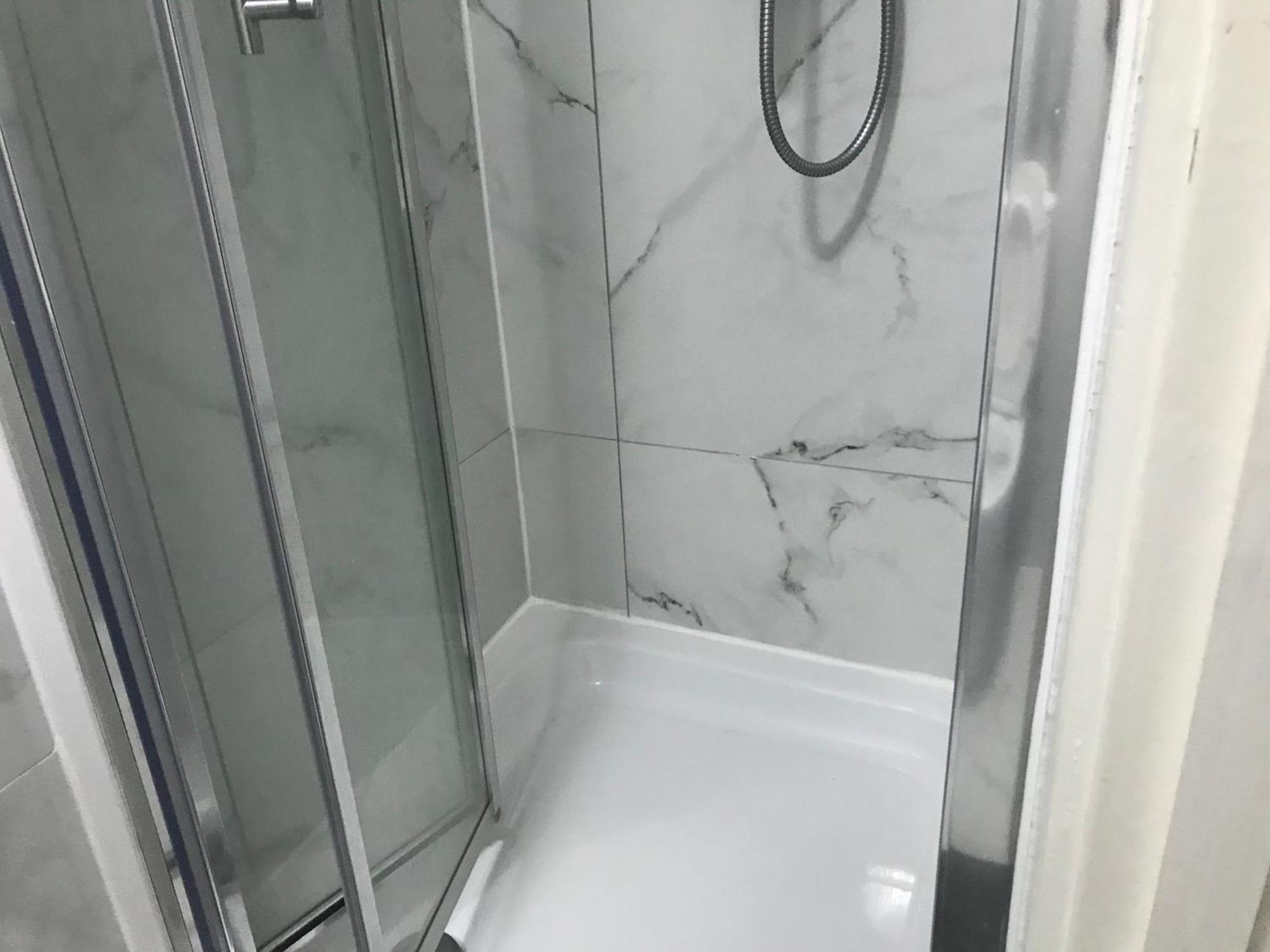 Ensuite With Kitchen Ext Large Room With Balcony In Zone 2 Londyn Zewnętrze zdjęcie