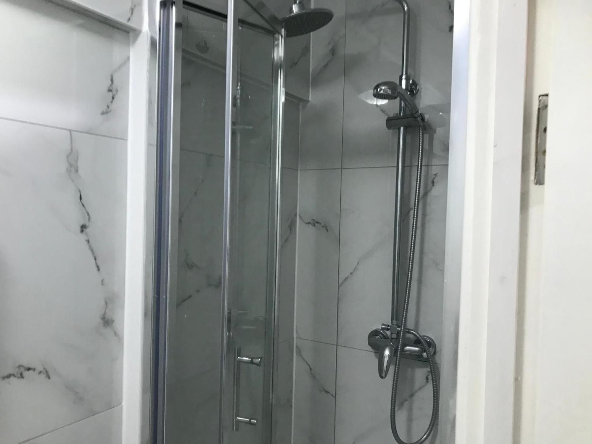 Ensuite With Kitchen Ext Large Room With Balcony In Zone 2 Londyn Zewnętrze zdjęcie
